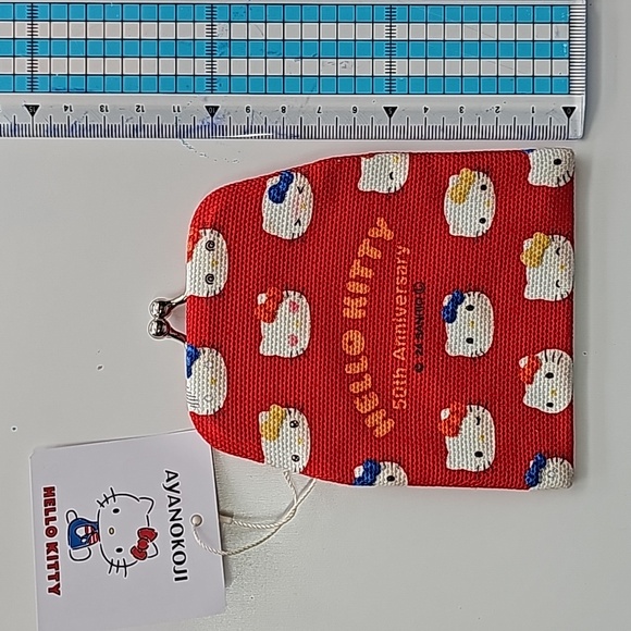 Ayanokoji  hello kitty ponch - Picture 2 of 3